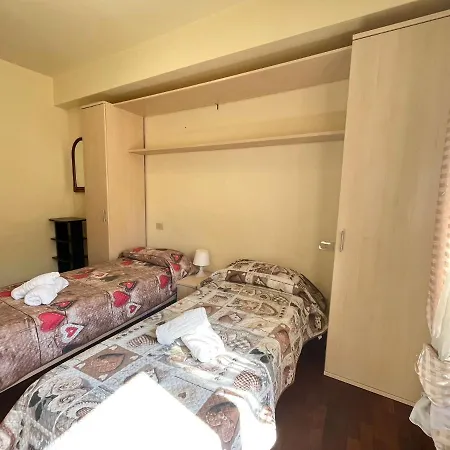 Vittoria Apartament Tirrenia Buitenkant foto