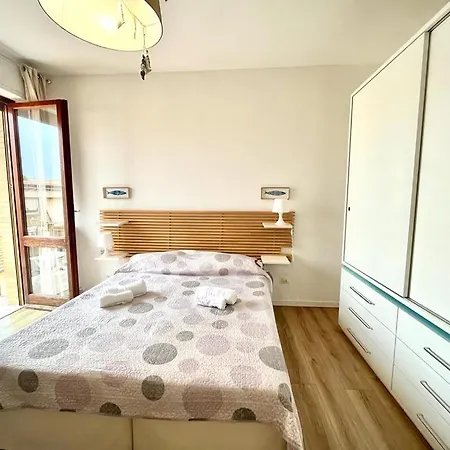 Vittoria Apartament Tirrenia Buitenkant foto