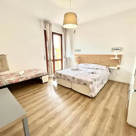 Vittoria Apartament Tirrenia Buitenkant foto