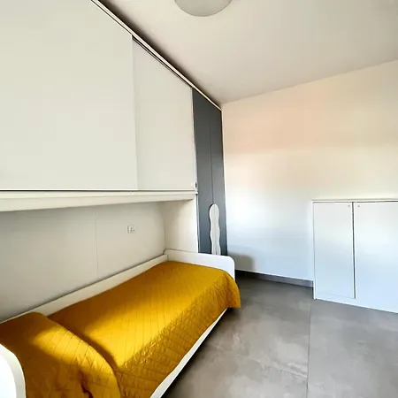 Vittoria Apartament Tirrenia Exterior photo