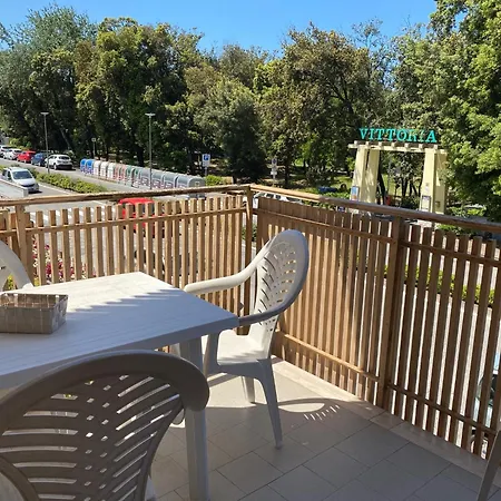 Vittoria Apartament Tirrenia Buitenkant foto