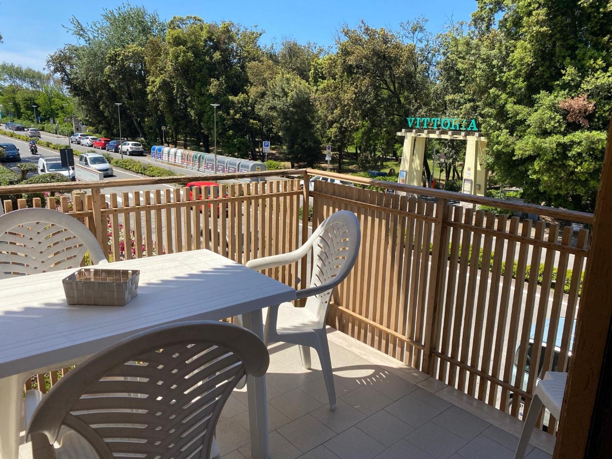Vittoria Apartment Tirrenia
